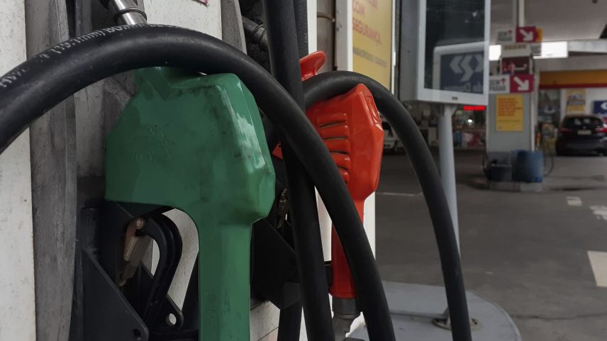 Postos de gasolina no Rio de Janeiro exibem o preço do combustível