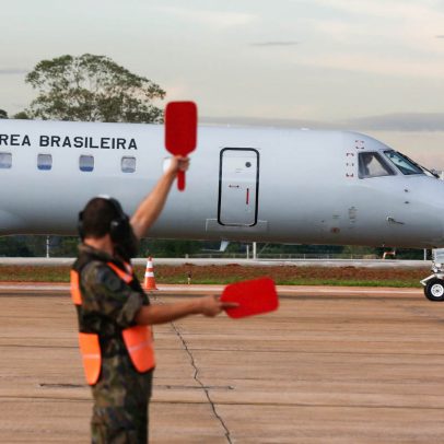 Brasil envia missão para buscar presidente do Suriname por baixa oferta de voos
