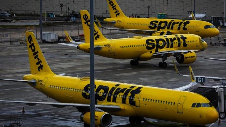Aviões da Spirit Airlines no aeroporto de Fort Lauderdale, na Flórida