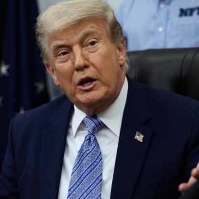 Milhares de negociações de ações vinculadas a Trump levantam dúvidas