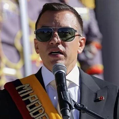 Equador é acusado de intrometer-se na eleição colombiana com tarifas