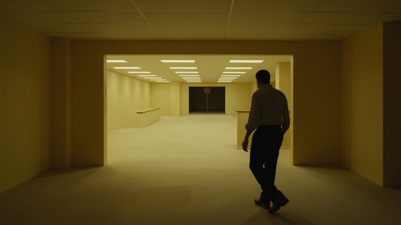 Backrooms tem potencial perdido, mas imersão vale o filme