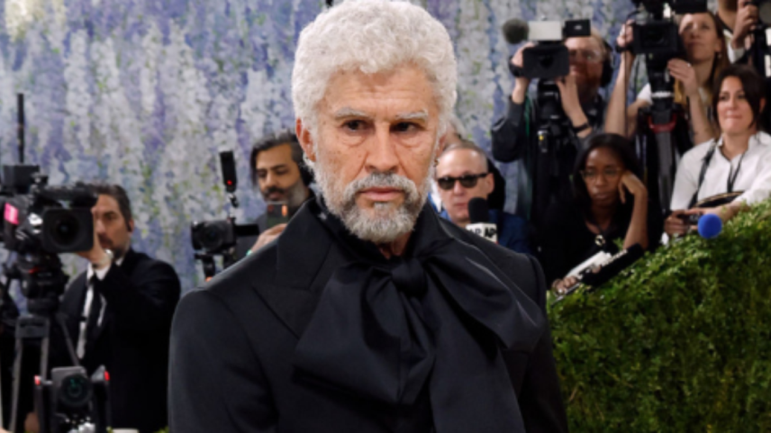Bad Bunny durante o Met Gala 2026
