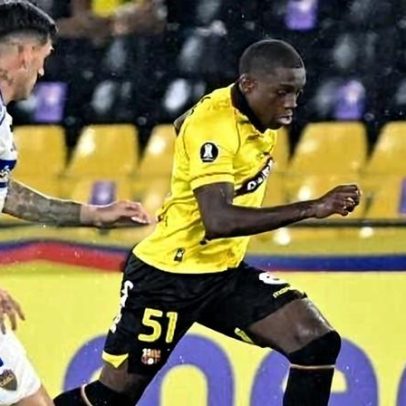Barcelona-EQU vence Boca com duas expulsões e ajuda Cruzeiro