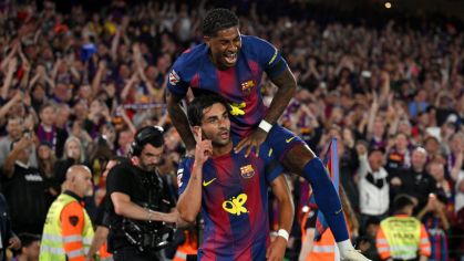 Rashford e Ferran Torres comemoram gol do Barcelona no clássico contra o Real Madrid