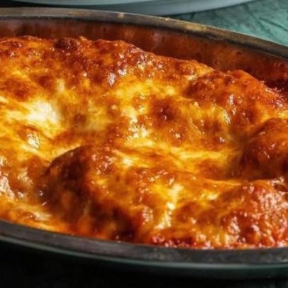 Quatro parmegianas e tour por bares de SP para visitante estrangeiro