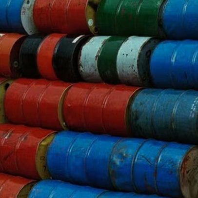 Petróleo fica estável após encontro Trump-Xi; impasse no Oriente Médio persiste