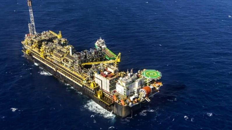 O leilão de petróleo da União é o processo oficial no qual o governo brasileiro vende a sua parcela de petróleo e gás natural extraída dos campos do pré-sal