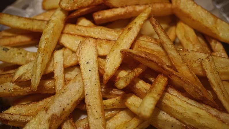 Alimentos ultraprocessados representam cerca de 53% de todas as calorias consumidas por adultos nos Estados Unidos