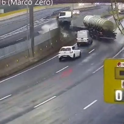 Motorista perde controle de caminhão-tanque na BR-116