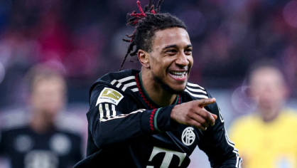 Michael Olise fez um gol e deu três assistências na goleada do Bayern sobre o Leipzig