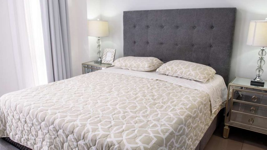 Posicionar a cama da forma errada pode piorar seu descanso diário