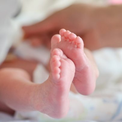 Mãe vence ação na Dinamarca após perder guarda por teste de paternidade