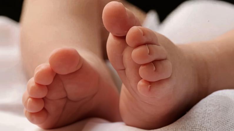 Polícia investiga morte de bebê com sinais de desnutrição em SC | Ilustrativa/Canva