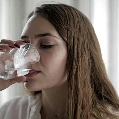 Água morna em alta nas redes: quais benefícios para a saúde são estudados