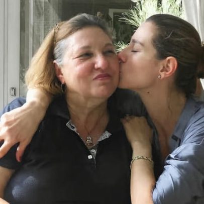 Lavinia Vlask lamenta morte da mãe e recebe apoio nas redes
