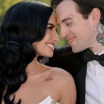 Demi Lovato comemora um ano de casamento e destaca amizade com o marido