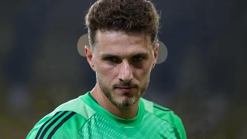 Bento, goleiro do Al-Nassr, bobeou e acabou gerando gol de empate do Al-Hilal no fim