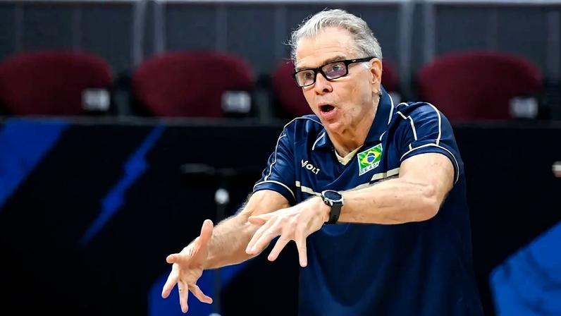 Bernardinho comanda a Seleção Masculina de Vôlei pelo sexto ciclo olímpico (Foto: Volleyball World)