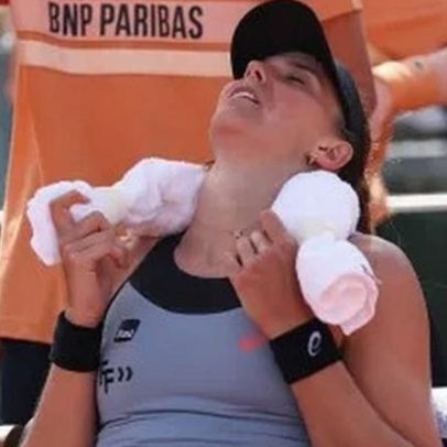 Bia Haddad sofre virada e é eliminada na estreia de Roland Garros