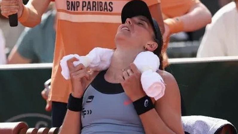 Beatriz Haddad Maia foi eliminada na estreia de Roland Garros