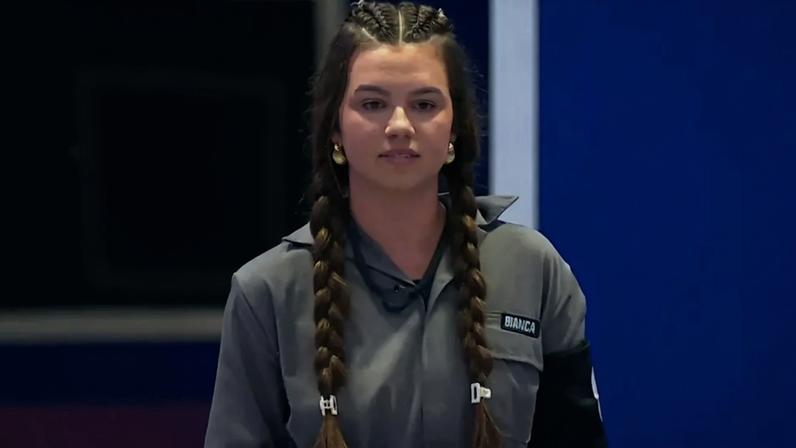 Bianca Becker vence prova, deixa Casa do Trampo e garante vaga no lado privilegiado do confinamento