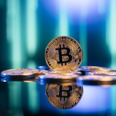 Bitcoin luta por US$81 mil com inflação nos EUA e guerra pressiona criptos
