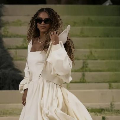 Blue Ivy, filha de Beyoncé, estreia no Met Gala vestindo Balenciaga