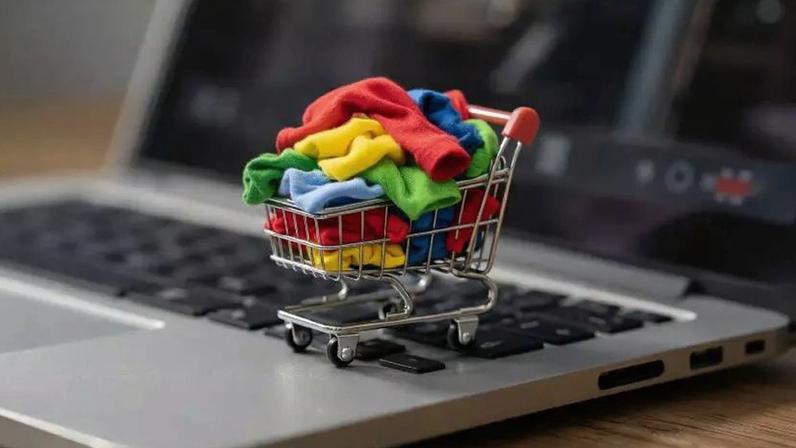 Blusinhas livres, mercado em guerra: o novo capítulo da moda online