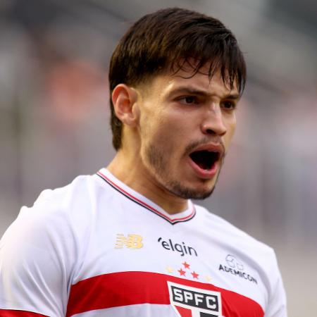 Bobadilla celebra gol do São Paulo sobre o Juventude em duelo do Brasileirão
