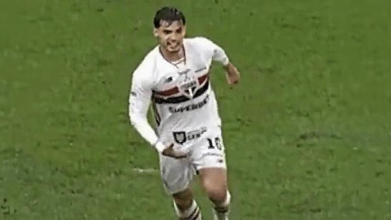 Bobadilla, do São Paulo, faz gesto em comemoração após gol de Luciano contra Corinthians, pelo Brasileirão