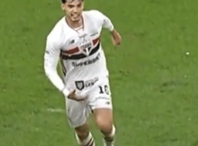 Bobadilla, do São Paulo, é denunciado no STJD por gesto contra o Corinthians