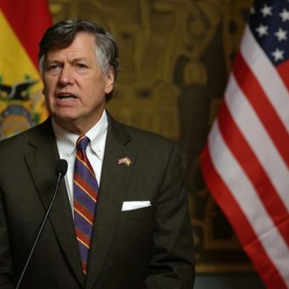 UE pede calma; EUA veem possível golpe contra presidente boliviano de direita