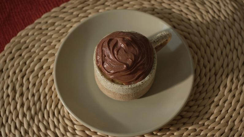 Bolo de caneca na air fryer — Foto: Receitas
