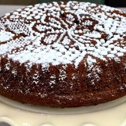 Bolo de chocolate de Thiago Oliveira é destaque no Dia das Mães