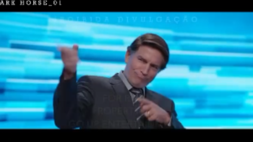 Flávio Bolsonaro divulgou o trailer do filme 'Dark Horse', que conta a história do pai