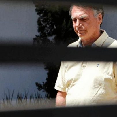 Cirurgia no ombro direito de Bolsonaro termina sem complicações