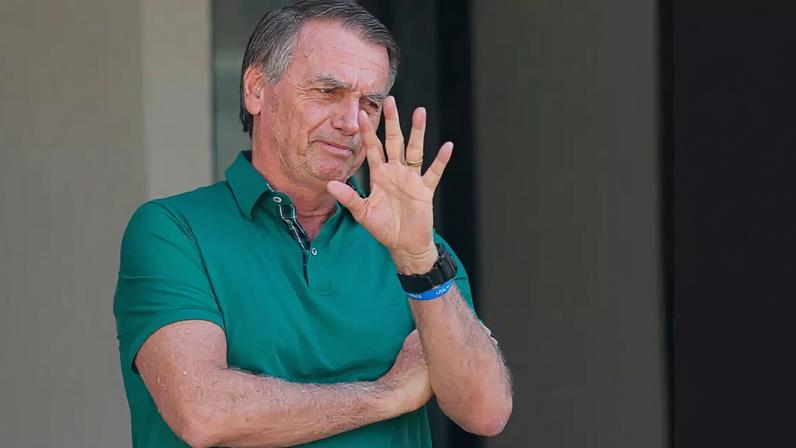 O ex-presidente está cumprindo prisão domiciliar desde o final de março, depois de passar duas semanas internado no mesmo hospital, onde tratou de uma broncopneumonia