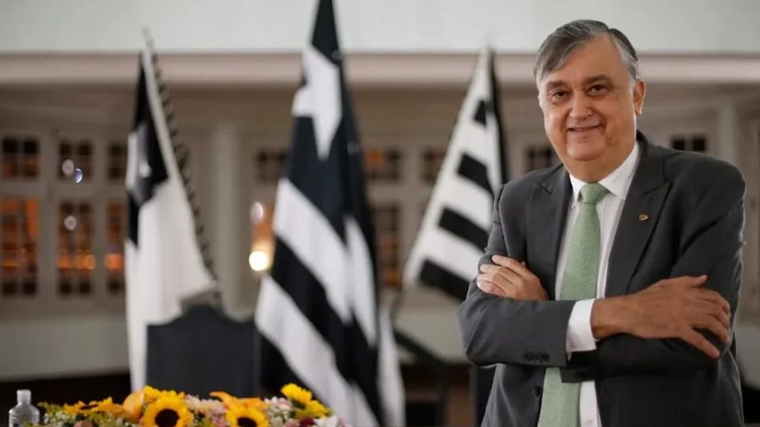 Durcesio Mello no comando do Botafogo (Foto: Divulgação)