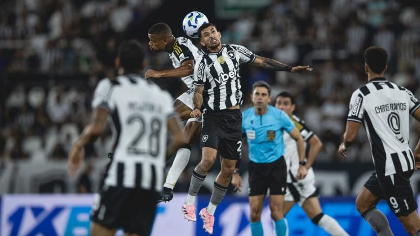 Botafogo e Atlético-MG em confronto pelo Brasileirão 2025 (Foto: Pedro Souza / Atlético)