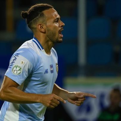 Grêmio vence Confiança com brilho de Braithwaite e avança às oitavas