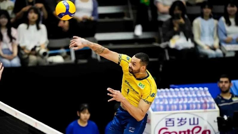 Alan, com 20 pontos, foi o maior pontuador da vitória do Brasil por 3 sets a 1 sobre a Argentina (Foto: Divulgação/Volleyball World)