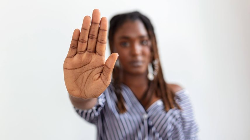 Mulheres negras são vítimas da violência de gênero e do racismo