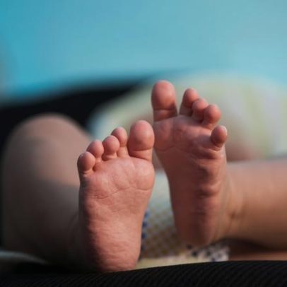 Recém-nascido é abandonado com cordão umbilical em Minas Gerais