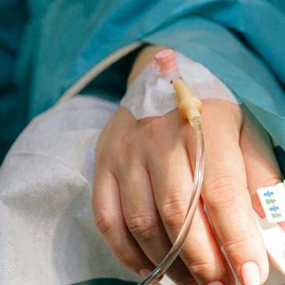 Mulher acorda de coma dois dias antes do casamento após três meses