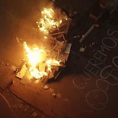 Moradores do Jaguaré ateiam fogo a avenida em protesto contra Sabesp