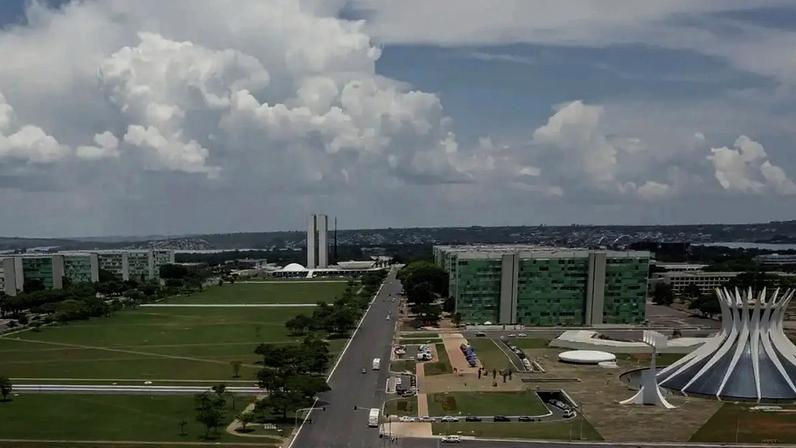 Esplanada dos Ministérios e a Praça dos Três Poderes, em Brasília (DF) (Foto: Rafa Neddermeyer/Agência Brasil)