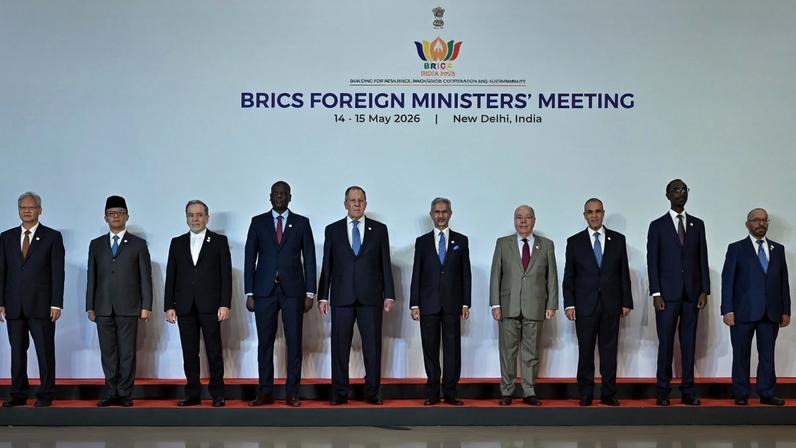 Imagem colorida mostra chanceleres dos Brics - Metrópoles