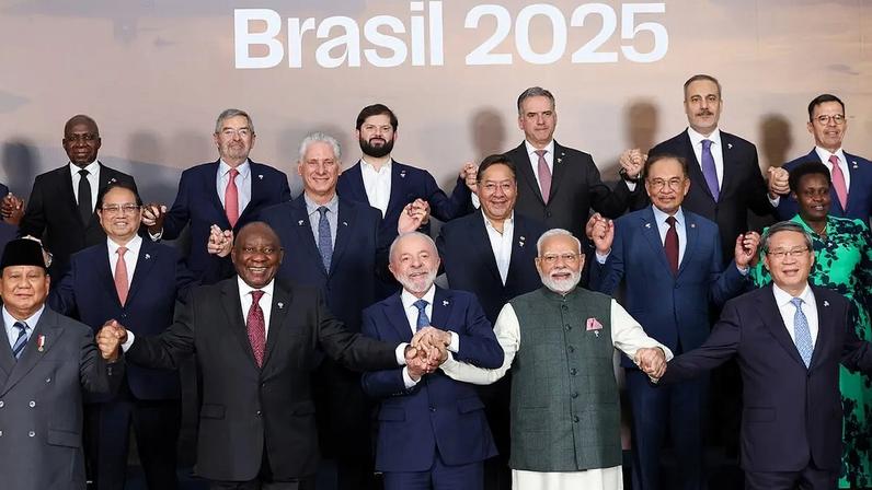 O presidente Luiz Inácio Lula da Silva, outros líderes dos Brics e de países aliados na cúpula do bloco no Rio de Janeiro, em julho de 2025 (Foto: Governo da Índia/Wikimedia Commons)