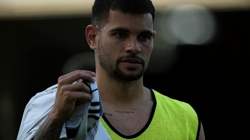 Bruno Guimarães, meio-campista do Newcastle e da seleção brasileira